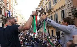 Збірна Італії може бути покарана за проведення чемпіонського параду в Римі