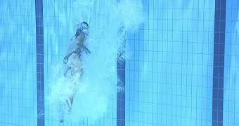 У призера Универсиады во время прыжка в воду из купальника вывалилась грудь